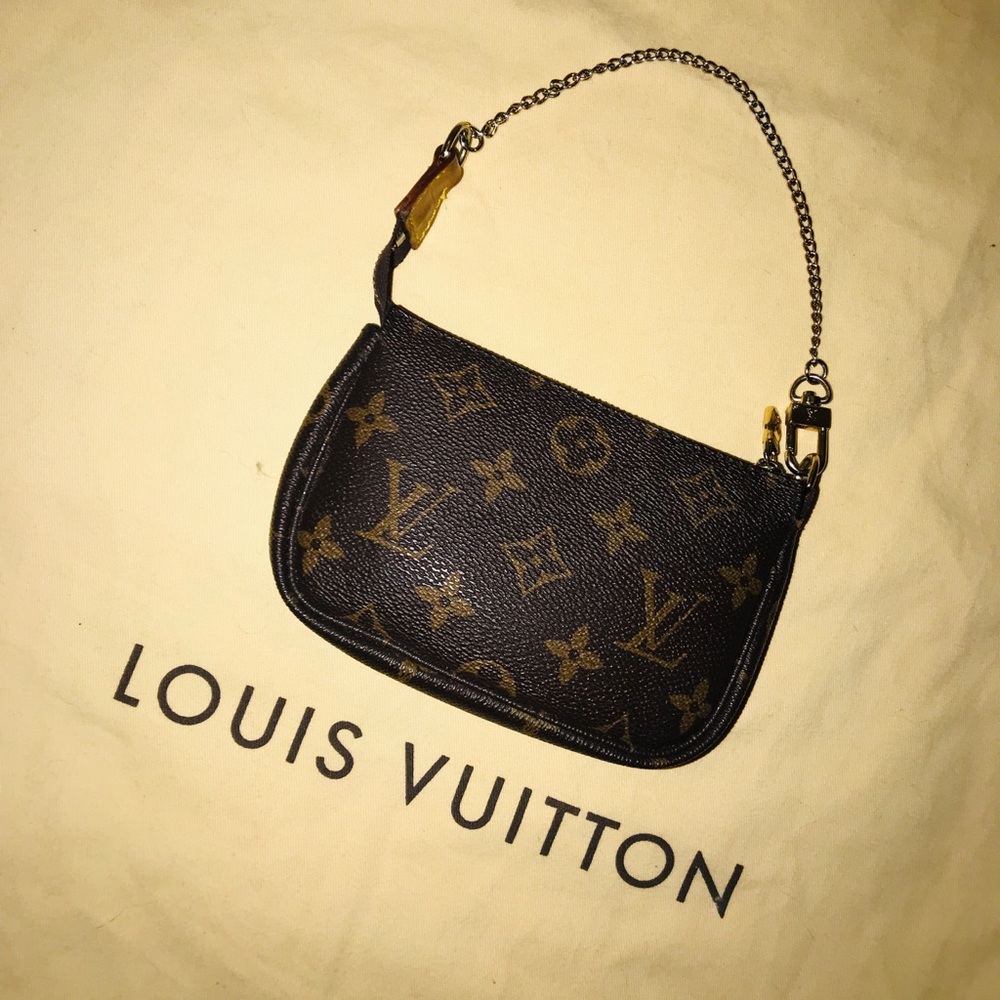 Louis Vuitton mini pochette ❤️👝👛